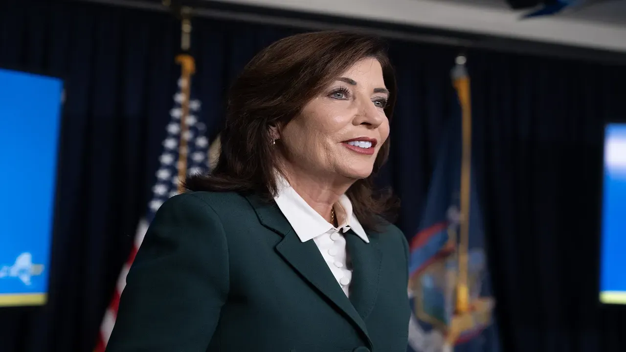 Губернатор Нью-Йорка подписала закон RAISE Act о жестком регулировании ИИ