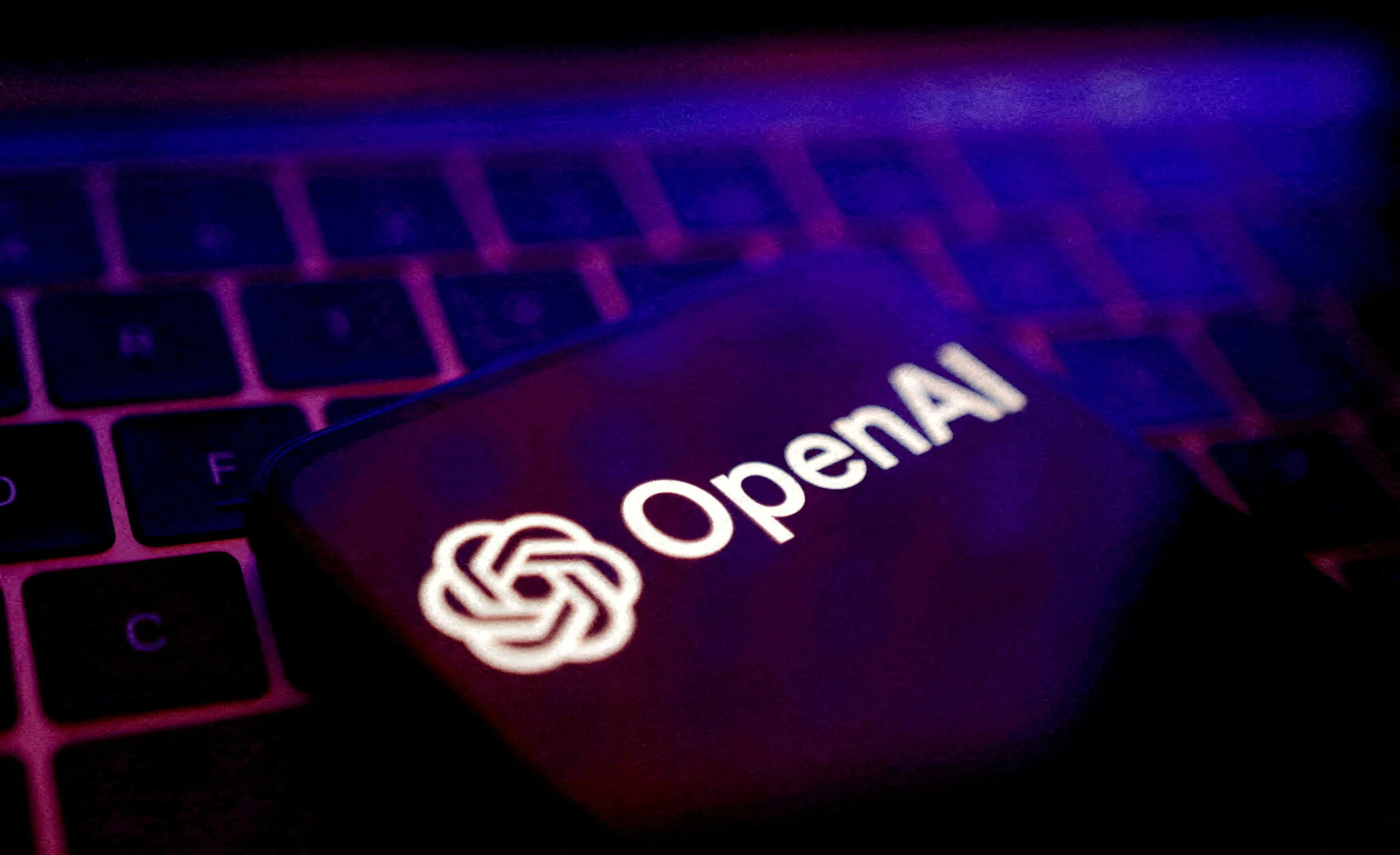 OpenAI делает ставку на аудио-ИИ и готовит собственное устройство